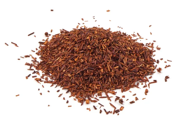 Rooibos çayı, yakın plan, beyaz arka planda izole edilmiş..