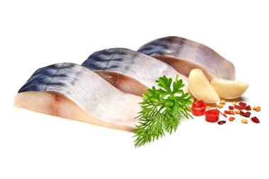 Uskumru, beyaz arkaplanda izole