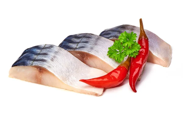 Uskumru, beyaz arkaplanda izole