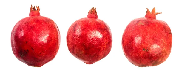 Zralé červené granátové jablko. na bílém — Stock fotografie