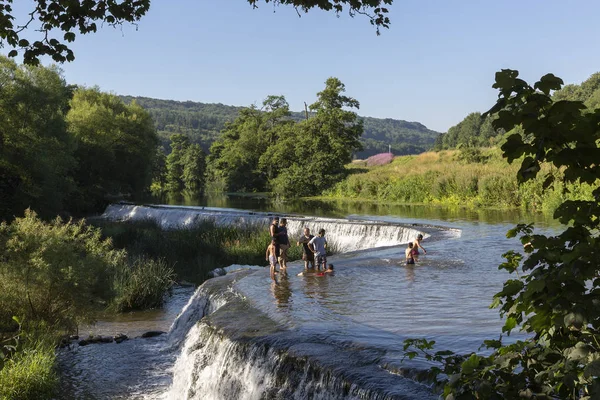 Bath Reino Unido Julho 2018 Grupo Homens Meninos Dando Mergulho — Fotografia de Stock