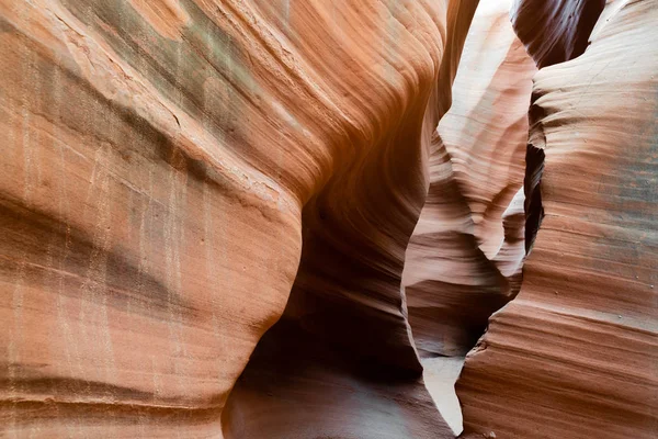 在纳瓦霍族的亚利桑那州 羚羊峡谷的惊人的意见和特写镜头 — 图库照片