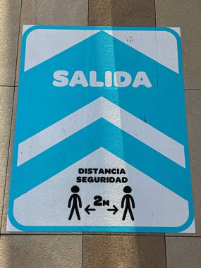 Kamusal alanlarda Covid-19 tabelaları