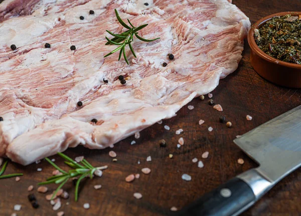 Close up de carne de porco crua Secreto de ventresca pura iberico — Fotografia de Stock