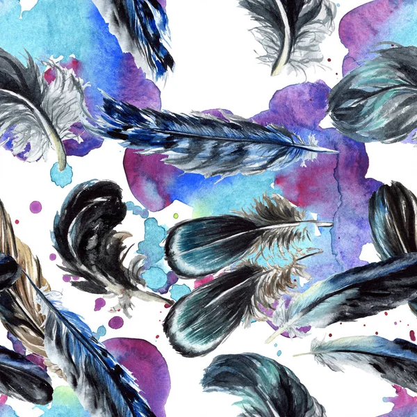 Blaue und schwarze Vogelfedern vom Flügel. Aquarell Hintergrundillustration Set. nahtloses Hintergrundmuster. — Stockfoto