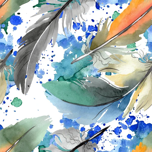 Colorful bird feather from wing isolated. Watercolor background illustration set. Seamless background pattern. — Stock Photo