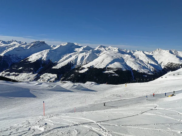 Skipisten Und Schneebedeckte Berge Davos Schweiz — Stockfoto