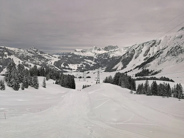 Skipisten Und Schneebedeckte Berge Hochybrig Schweiz — Stockfoto