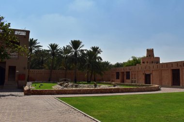Aslında Al Ain Oasis Batı tarafındaki 1937 yılında yaptırılmıştır. 1998 yılında müze haline yapılma.