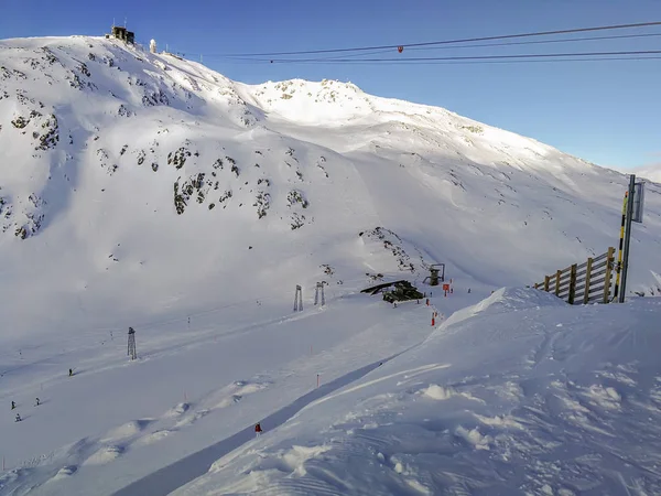 Schneebedeckte Berge in der Schweiz. aufgenommen in Davos / Schweiz — Stockfoto