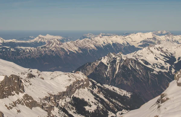 瑞士白雪覆盖的高山 在瑞士Murren Jungfrau地区拍摄 — 图库照片