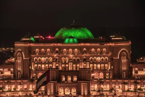 一个宏伟的景观 奢华的酋长国故宫酒店 2019年11月7日于阿布扎比 阿联酋 免版税图库照片