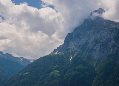 İsviçre 'de Alp manzarası. Sisikon ve Fluelen yakınlarında çekilmiş.. 