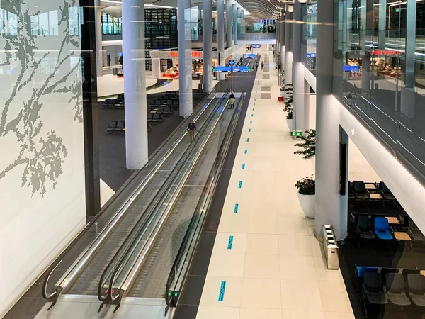 Wystrój wnętrz nowego lotniska (IST), który świeżo otwarty i zastępuje Międzynarodowy Port lotniczy Ataturk. Stambuł/Turcja-kwiecień 2019. — Zdjęcie stockowe