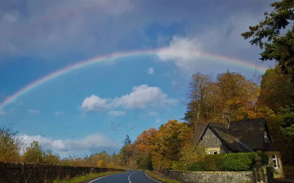 See Rainbow Must Endure Rain — Stock Photo, Image