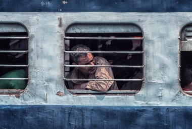 2018 - Yeni Delhi, Hindistan - ikinci sınıf araba Yeni Delhi Tren İstasyonu olabilir