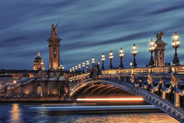 Överbrygga Alexandre Iii Och Hotel Des Invalides Paris — Stockfoto