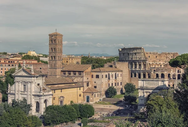 로마와 로마의 콜로세움 — 스톡 사진
