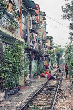 Hanoi, Vietnam 'daki tren sokağı.