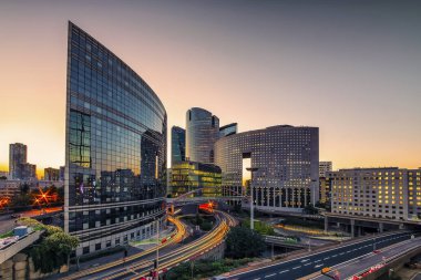 La Defense, Paris 'teki iş bölgesi.