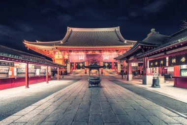 Senso-Ji pagoda ve Japonya 'daki tapınak.