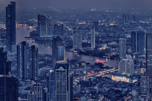 曼谷城市鸟图在晚上 — 图库照片