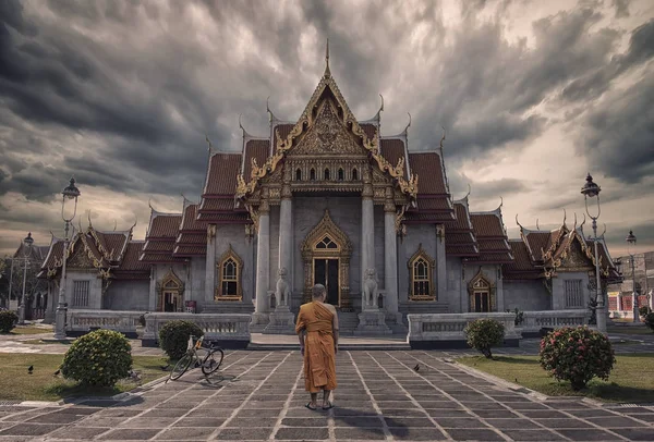 Monk Marmeren Tempel Bangkok — Stockfoto