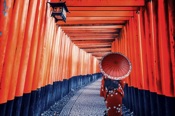 Girl Traditional Dress Fushimi Inari Taisha Shrine Kyoto Japan — Stock Photo, Image