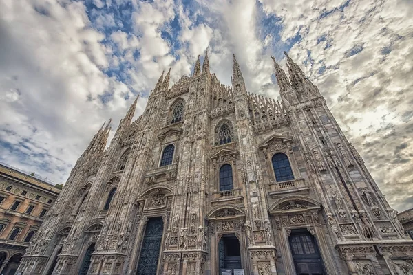 Fachada Catedral Milán Italia —  Fotos de Stock