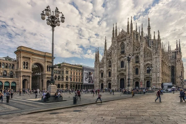 Plaza Catedral Milán Italia —  Fotos de Stock