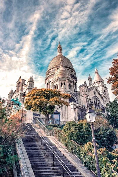 Sacre Coeur Basilika Montmartressa Pariisissa — kuvapankkivalokuva