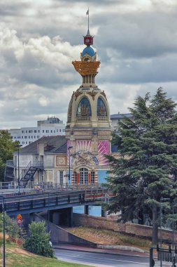 Lu Kulesi Fransa 'nın Nantes kentindeki ünlü anıt.
