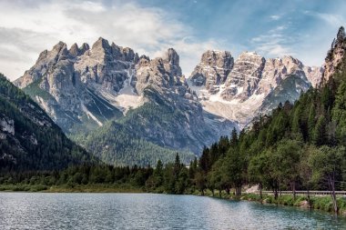 Dolomitler, Güney-Tyrol, İtalya 'da UNESCO' nun dünya mirasını resmediyor