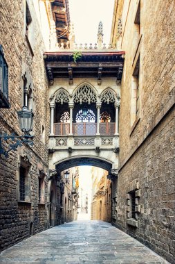 Barcelona Caddesi, İspanya 'daki Bishop Köprüsü.