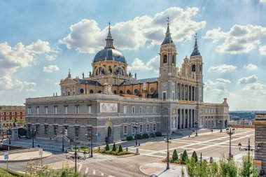 Madrid, İspanya 'daki Almudena Katedrali