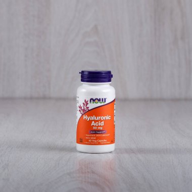 Kamyanets-Podilskyi, Ukrayna - 25 Ağustos 2020: Now Foods, Hyaluronic Asid, 50 mg, 60 Sebze Kapsülü