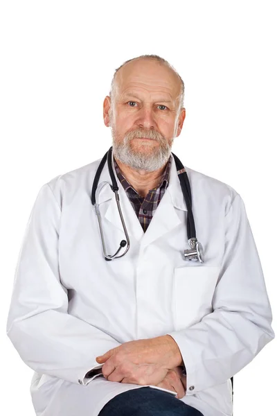 Porträtt Mogen Läkare Med Vit Päls Och Stetoskop Isolerade Bakgrund — Stockfoto