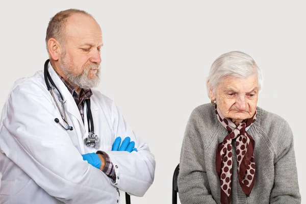 Maturo Medico Sesso Maschile Prendersi Cura Disabili Vecchia Donna Sfondo — Foto Stock