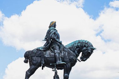 Heykele, Matthias Rex Kaloşvar, Romanya şehir merkezinde