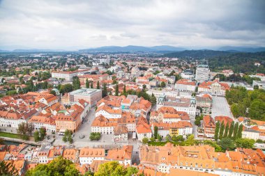Ljubljana Şehir Merkezi, çatıları ve binalar, Slovenya, panoramik resim