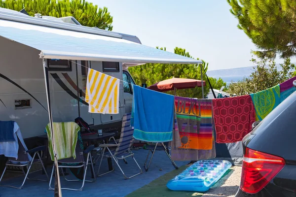 Bild Husbilar Vid Adriatiska Havet Krks Tältplats Kroatien — Stockfoto