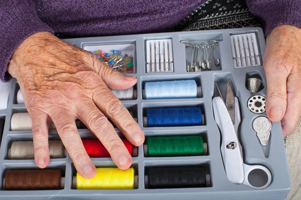 Elderly Woman Holding Sewing Kit Colored Twisted Yarn — Stock Photo, Image