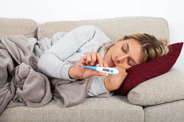 Young Woman Seasonal Flu Having Headache Fever Lying Sofa Wrapped — Stock Photo, Image