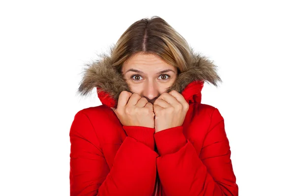 Loira Jovem Vestindo Uma Jaqueta Inverno Vermelho Com Capuz Peludo — Fotografia de Stock