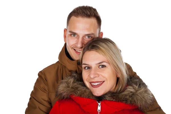 Jeune Couple Portant Une Veste Parka Hiver Rouge Marron Posant — Photo