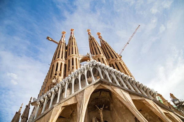Barcelona, İspanya La Sagrada Familia Katolik Kilisesi'nin harika manzara resmi