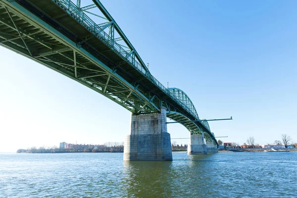 Erstaunliche Brücke Zwischen Ungarn Und Der Slowakei Esztergom — Stockfoto