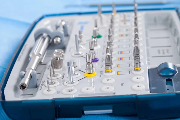 Nahaufnahme Eines Implantat Chirurgie Kits — Stockfoto