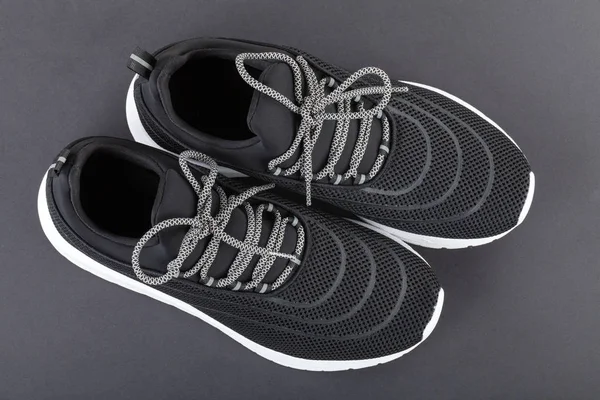 Närbild Bild Bekväma Mens Sneakers Grå Bakgrund Nya Fashionabla Casual — Stockfoto