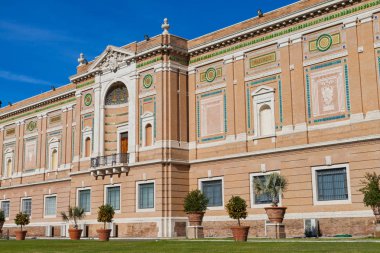 Güzel binanın cephe